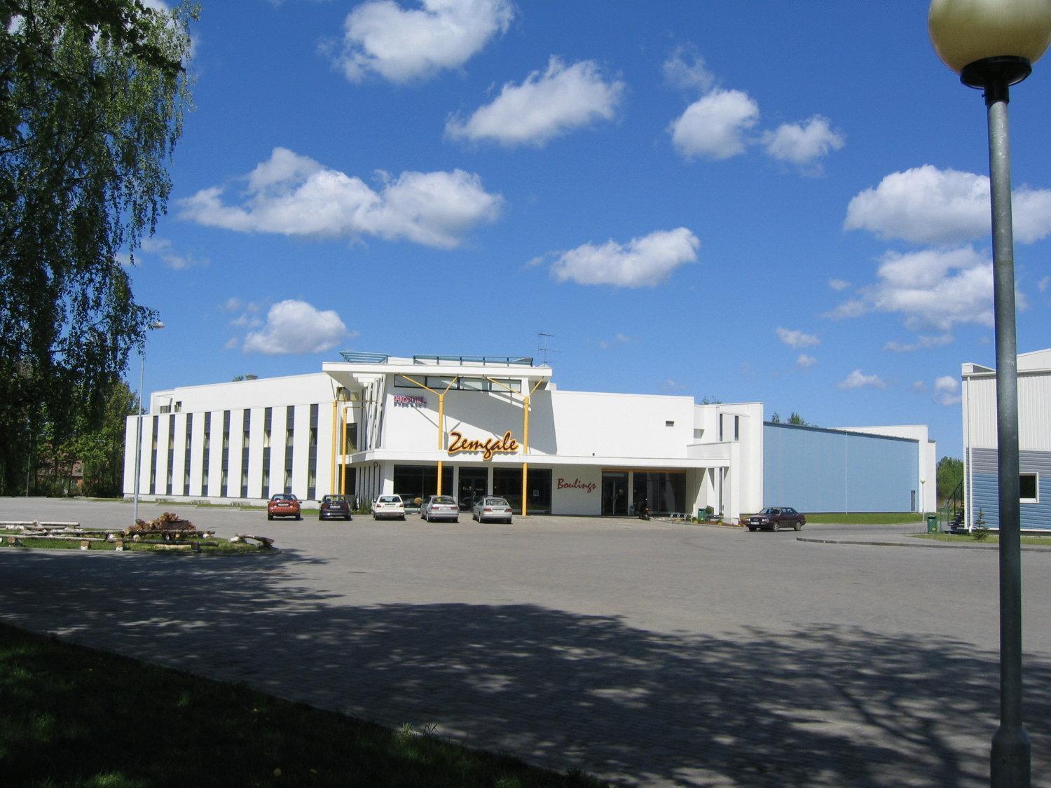 Отель Zemgale Елгава Экстерьер фото